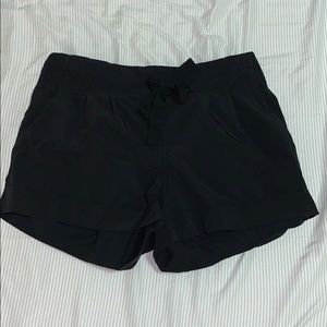 Lululemon high waisted tie front shorts